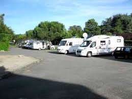 Ange datum för ankomst och avresa, välj kategori för boende och fyll i de obligatoriska fälten i formuläret. Aires Du Departement De L Arriege Par Campingcar Bricoloisirs