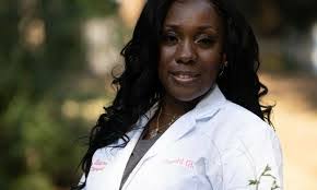 Rae Adams's Instagram, Twitter & Facebook