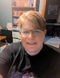 In front of people im just a young and weird woman,im trying to connect  with human who also like me as a light worker but she doesn't know about  that, I shared