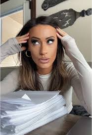 Rachael Stubbs's Instagram, Twitter & Facebook