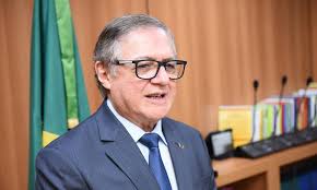 Alfabetização está entre as ações prioritárias dos cem dias de governo