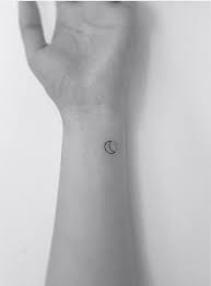 Pinterest Mtorquetop I N T E R E S T M T O R Q U E T O Tiny Tattoos Small Tattoos Small Moon Tattoos
