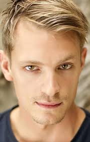 Юэль Киннаман