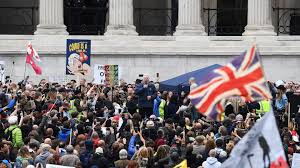 Die polizei forderte die menschen mehrmals zum auflösen der demonstration auf. Nine Officers Injured And 16 Arrested At London Anti Lockdown Protest