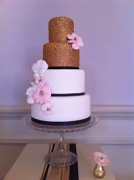 Great gatsby wedding cake is a part of 30 super tasty great gatsby food for your wedding pictures gallery. London Fashion Week Meets The Great Gatsby Wedding Cake Cakesdecor