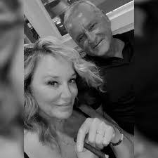 Julie Fenimore's Instagram, Twitter & Facebook