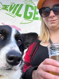 Evil Genius in Fishtown is dog friendly🍺🐶💛