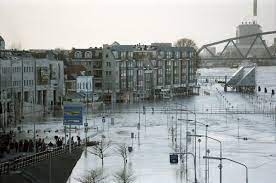 Weet u wat u moet doen in geval van een overstroming? 10 X Foto S Van De Overstroming Van De Waal In 1995 Indebuurt Nijmegen