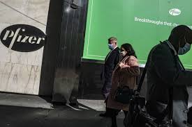 Emergency Use Of Pfizer Covid Vaccine Allowed In Us Roll Out Soon Nhs staff, healthcare workers and other key frontline workers will be among the first in line to receive the oxford.