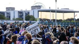 Ihr habt keinen fernseher zur verfügung, wollt aber trotzdem das spiel in voller länge und live verfolgen? Berlin Wird Am Wochenende Zur Demo Hauptstadt Rbb24