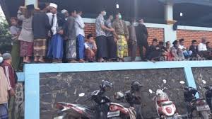 Abuya uci mengingat kematian agar terlepas dari nafsu dunia. 4mykcfzm7crsmm
