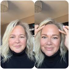 On a Zoom with my toxin-cream organic makeup group. I'm still listening and  watching attentively, but I was still able to apply the new colors I just  got in with my fingers.