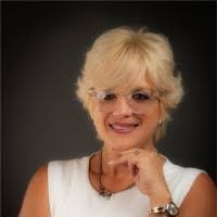 Ruth Mercado's Instagram, Twitter & Facebook