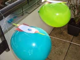 Y A Maman A La Maison Anniversaire De L Espace Spaceparty Des 4 Ans Cote Jeux Animation Anniversaire Jeu Anniversaire Enfant Idee Animation Anniversaire