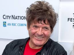 Düsseldorf: Feuerwehr rettet Jugendliche von Dach