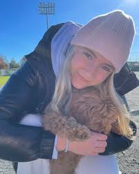 Hi!! My name is Esther and I'm 100% committed to UT and majoring in  architecture. I love thrifting, trying new foods, binging tv shows, going  out, and also having a chill night