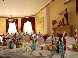 Pensiunea tatarasi este un univers al confortului, ospitalitatii si bunului gust, la cele mai convenabile tarife pentru clientii nostri. Pensiunea La Strada Restaurante Nunta Nunta Iasi