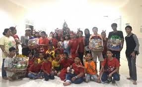 Padahal, segala macam ibadah harus didasari oleh dalil yang shahih. Budayakan Toleransi Ini Kisah Muslim Bagikan Hadiah Di Hari Natal Okezone Muslim