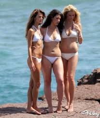 Victoria Secret Models Without Airbrushing They Look Like Normal People Love Them Alessandra Ambr Victorias Secret Models Victoria Secret Models Supermodels