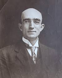 Dr Oliver Tracy Logan • Facebook