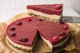 Dieser rohkost erdbeerkuchen war einer der ersten rohkostkuchen die ich. Veganer Rohkostkuchen Mit Cashew Creamcheese Berry Topping Genuss Nomaden