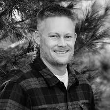 Lauren Demott's Instagram, Twitter & Facebook