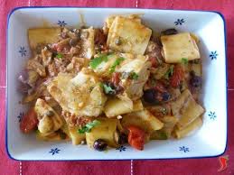 Il baccalà con patate e peperoni, definito alla cosentina, è un piatto tipico della cucina calabrese. Baccala Ricette Merluzzo