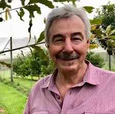 Cracking a tough nut for macadamia growers