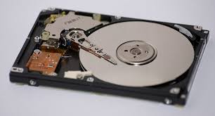 Since hard drives use older, more established technology, they will likely remain less expensive for the foreseeable future. Perbezaan Antara Hdd Dan Ssd Dan Yang Mana Yang Hendak Dipilih 2021
