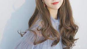 Contact model rambut perempuan on messenger. Model Rambut Korea Dengan Poni Yang Bikin Tampilanmu Semakin Anggun