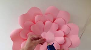 Kağittan (fon kartonundan) dekorati̇f çi̇çek yapimi/ paper flower making. Fon Kartonundan Cicek Yapimi Orgu Modelleri Orgumodelleri De