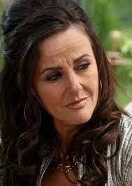 Lenore Jones's Instagram, Twitter & Facebook