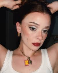 Maggie McGovern (@maggiemcgovmakeup) • Instagram photos and videos