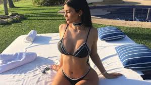 Кайли — дочь кейтлин дженнер и светской львицы крис дженнер. 360 Sexyness Bikini Parade Mit Kylie Jenner N Tv De