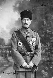 Mustafa kemal atatürk'ün vahdettin'in kızı sabiha sultan'a evlilik teklifinde bulunduğunu fakat, sabiha sultan'ın önümde hiç de iyi örnek olmayan enver ve mustafa kemal paşa daha fazlasını yapar diye korktum ve buna alet olmak istemedim! dediği anlatılan anekdotta dikkat çeken bir ayrıntı da. Ataturk Dua Sisi Bapak Bangsa Turki Halaman 1 Kompasiana Com