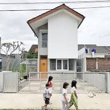 Model pagar hanya kotak lurus vertikal dengan kawat. Gambar Pagar Rumah Contoh Desain Jenis Bahan Dan Modelnya