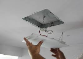 Integriert in eine tragbare decke. Infrarot Deckenheizung Technik Montage