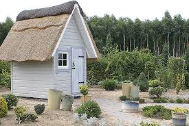 Auch gehwegplatten eignen sich dafür. Gartenhaus Selber Bauen Kosten Uberblick Bauanleitung Beispiele