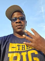 Rider fans hiding in Mazatlan corner