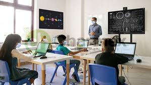 Las aulas híbridas son un sistema de grabación para clases online. Soluciones De Videoconferencia Para La Formacion Hibrida