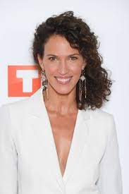 Linda Hardy Demain Nous Appartient A 47 Ans Decouvrez Les Hommes Importants De Sa Vie