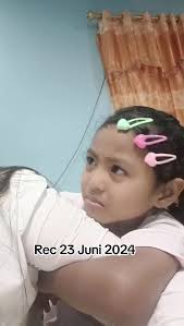 Kamu masih menjadi anak kesayangannya Bunda nak... Kamu adalah kesaki...