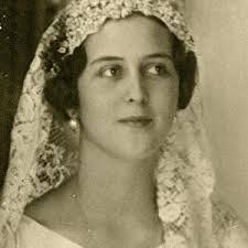 Mary Leiter's Instagram, Twitter & Facebook