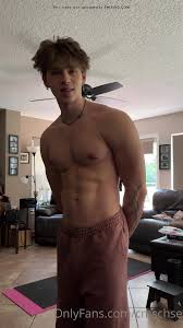 Chase - Flexing ! - ThisVid.com