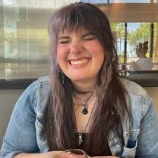 Roxanne Platt's Instagram, Twitter & Facebook