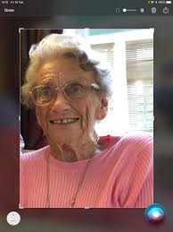 Brenda Munday's Instagram, Twitter & Facebook