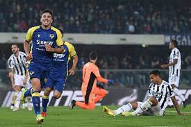 Pause in turin, juve führt dank neuzugang vlahovic mit 1:0 gegen hellas verona. Simeone Stays Hot Hellas Verona Hands Juventus Second Straight Defeat Black White Read All Over