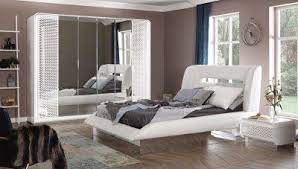 yatak odasi takimlari panosundaki pin