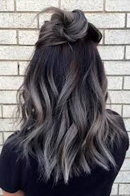 Gri Sac Modelleri Modahole Moda Ve Yasam Portali Cuando Llega L A Primavera Siempre Apetece Renovarse C In 2020 Grey Ombre Hair Hair Styles Cool Hair Color
