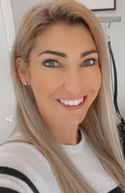 Leah Matheson's Instagram, Twitter & Facebook